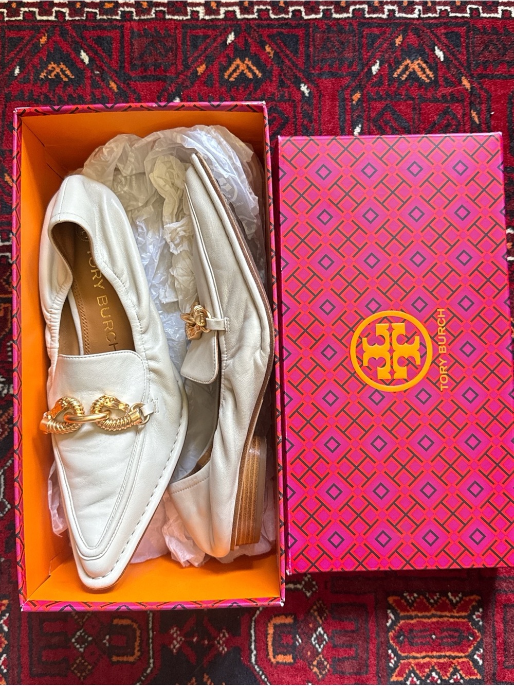 Tory Burch Cream Leather Loafers with Gold Chain Detail